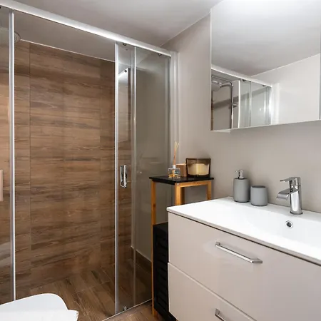 Apartment Elegant & Fresh In Hip Pagrati, Athens