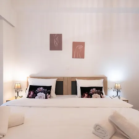 Elegant & Fresh In Hip Pagrati, Athens